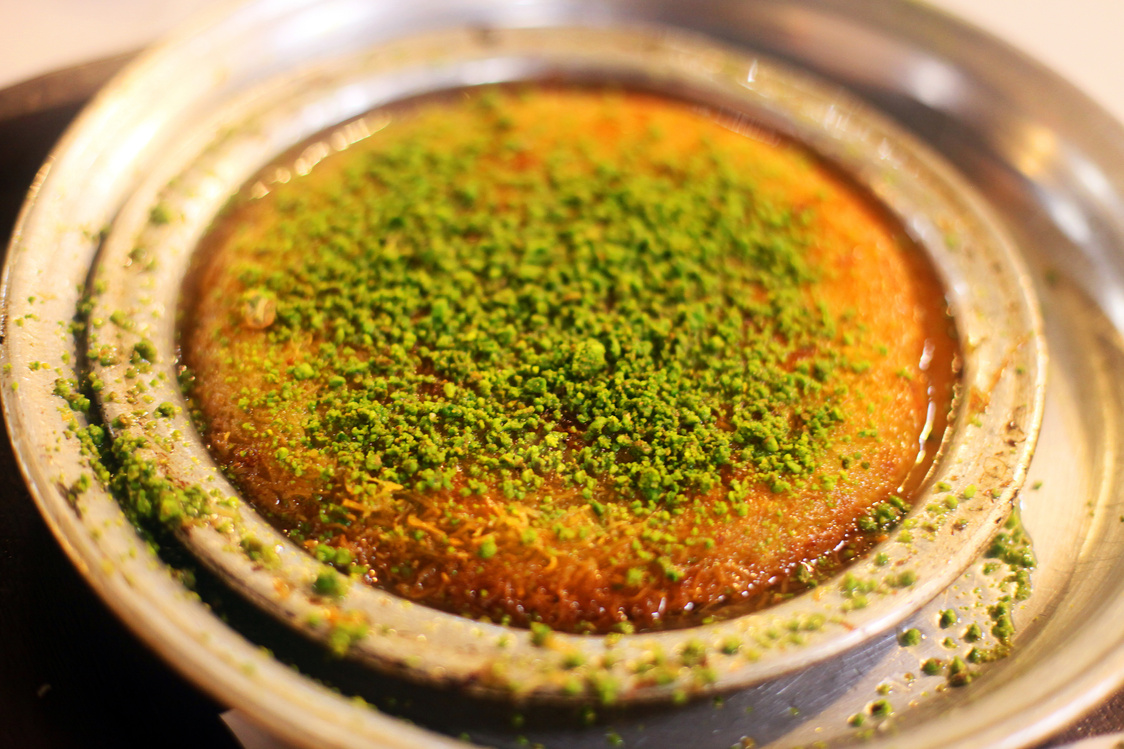 Turkish dessert 'Kunefe'